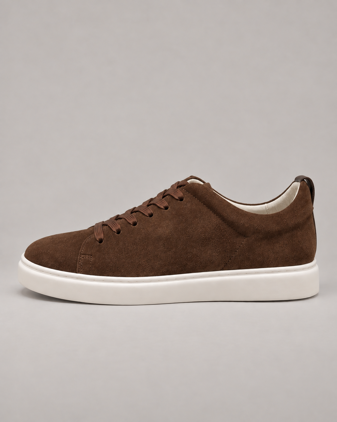 Barna velúr sneaker fehér talppal