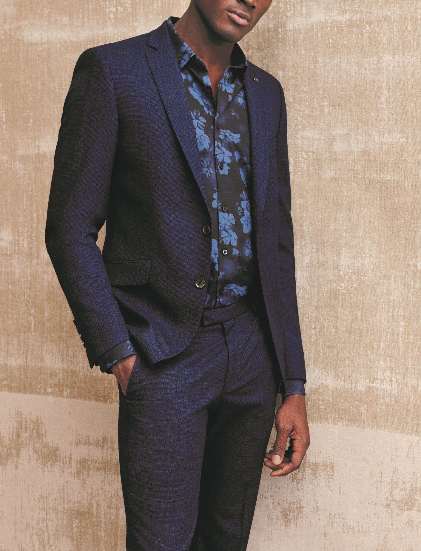 navy kék kétrészes öltöny resort inggel