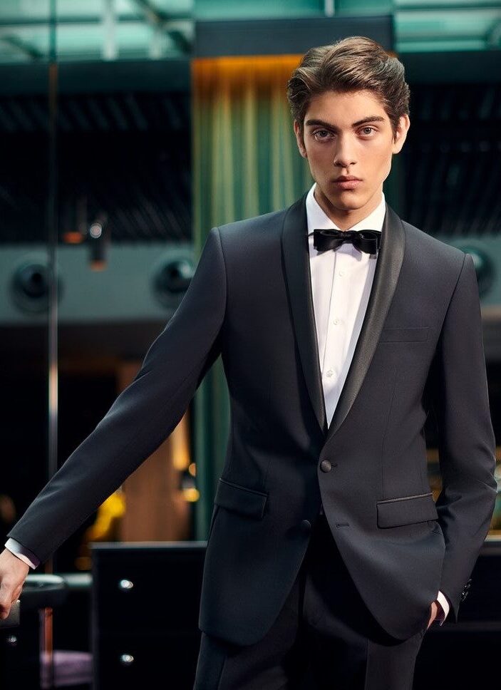 Sötétkék szmoking